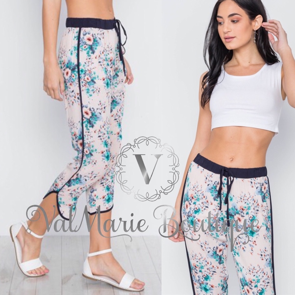 LAST 1! light blush floral Capri joggers - Picture 3 of 3